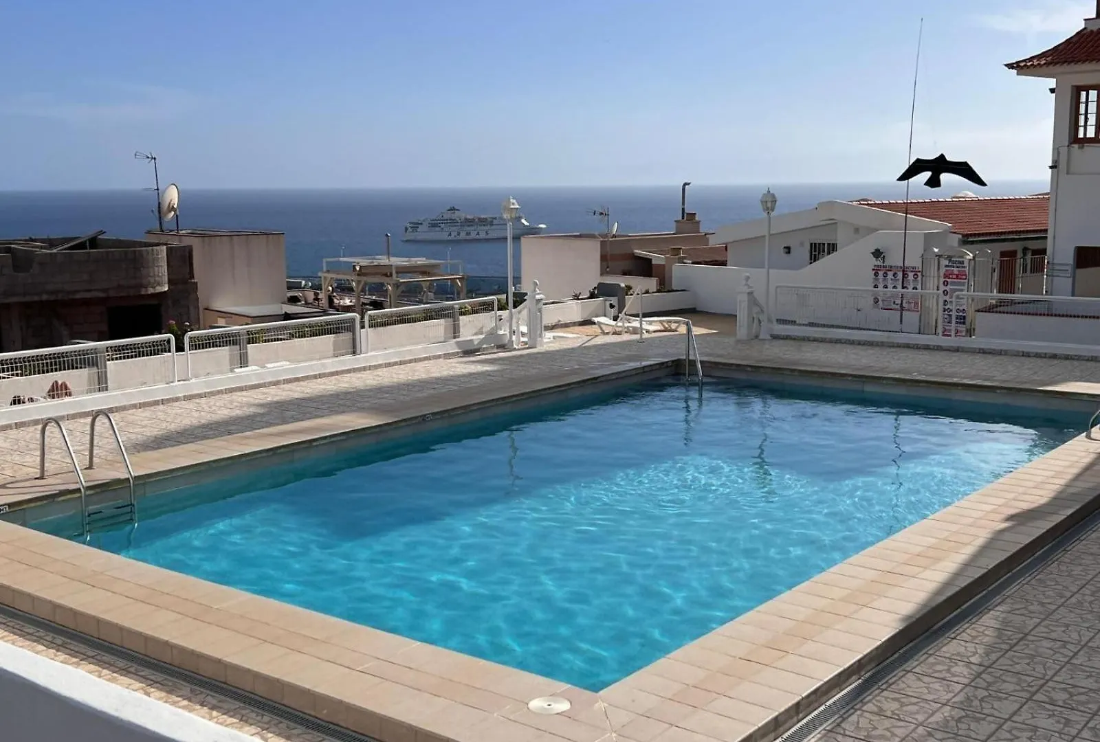Vista Mar Y Piscina Climatizada Apartment Arona