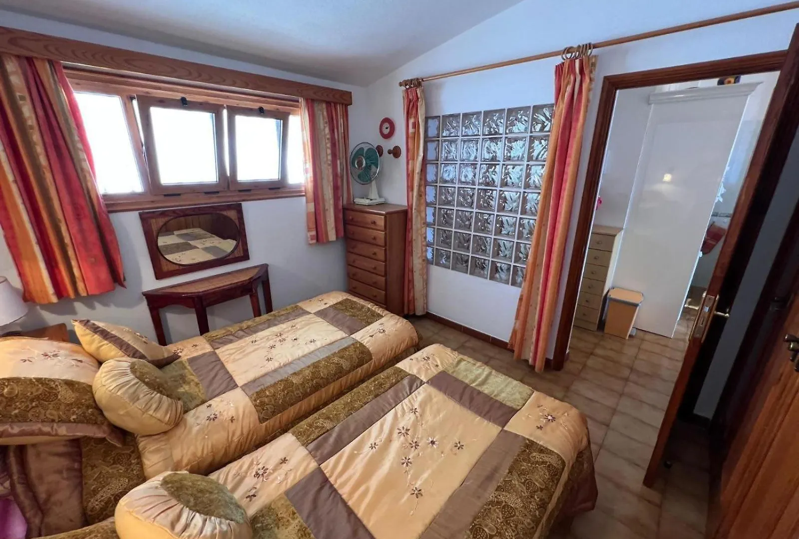 Vista Mar Y Piscina Climatizada Apartment Arona